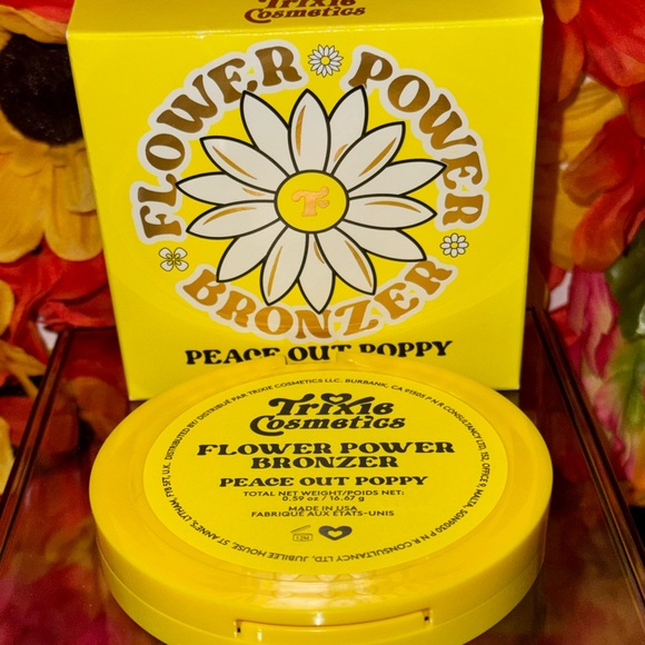 Trixie Cosmetics Flower Power Bronzer - Peace Out Poppy - Picture 6 of 8